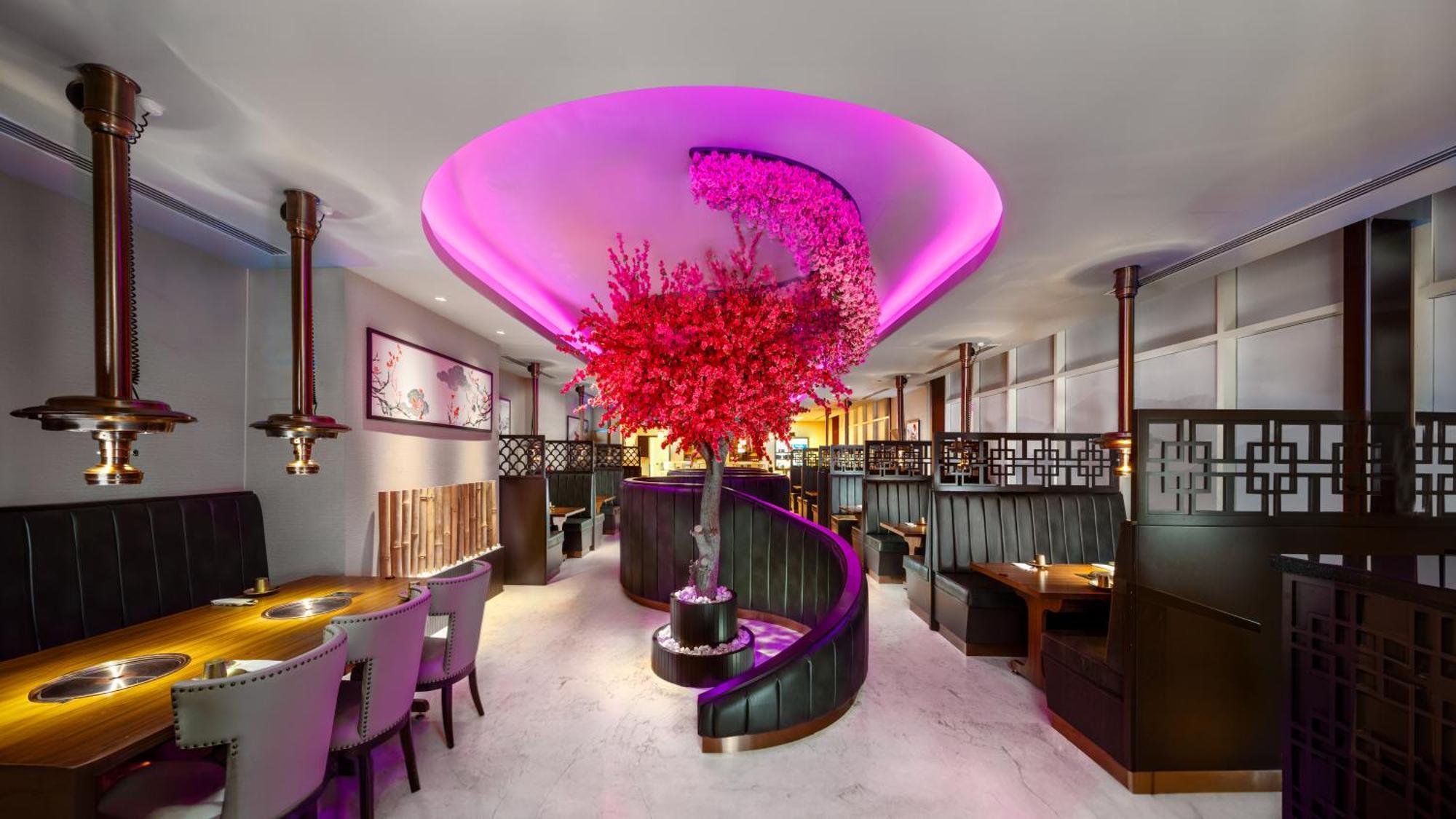 Millennium Place Doha Bagian luar foto Interior of Buddha Bar London