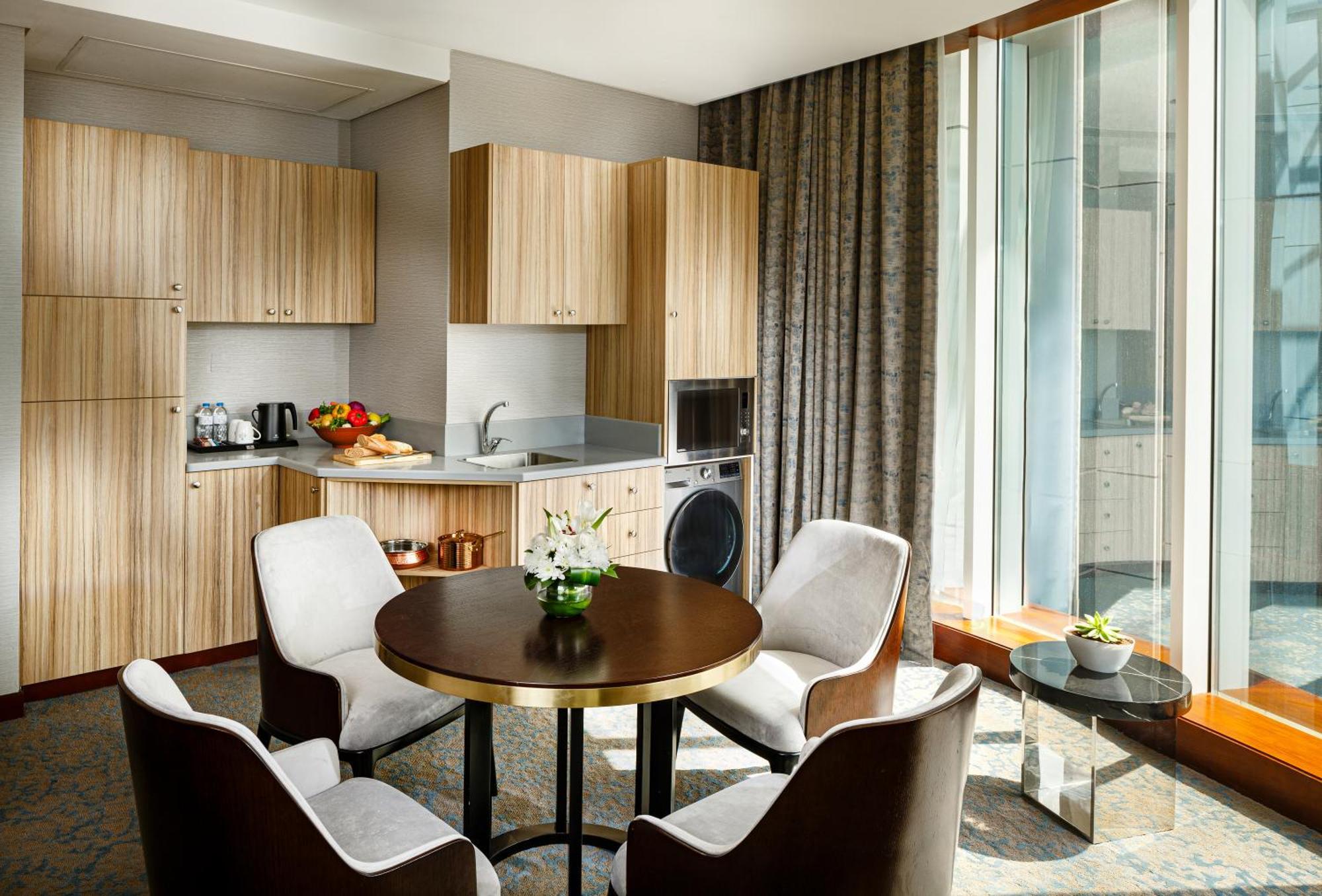 Millennium Place Doha Bagian luar foto Kitchenette