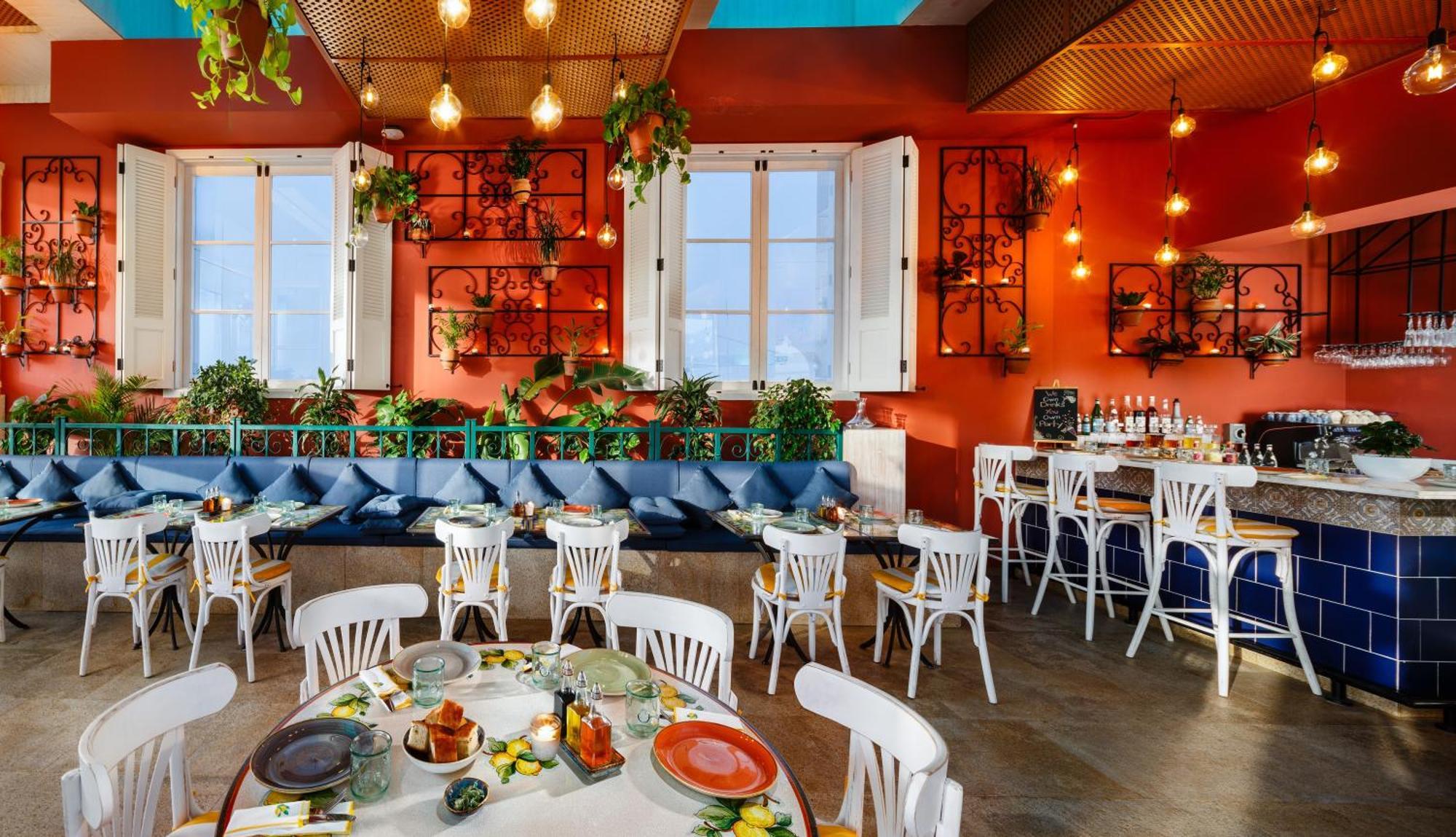 Millennium Place Doha Bagian luar foto Restaurant in the hotel