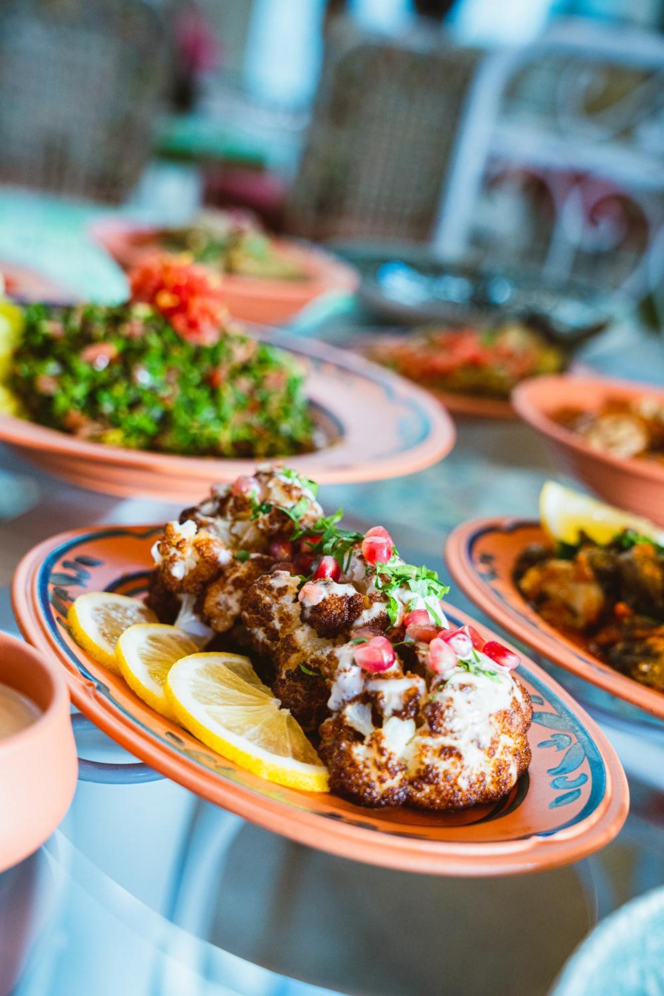 Millennium Place Doha Bagian luar foto Lebanese cuisine