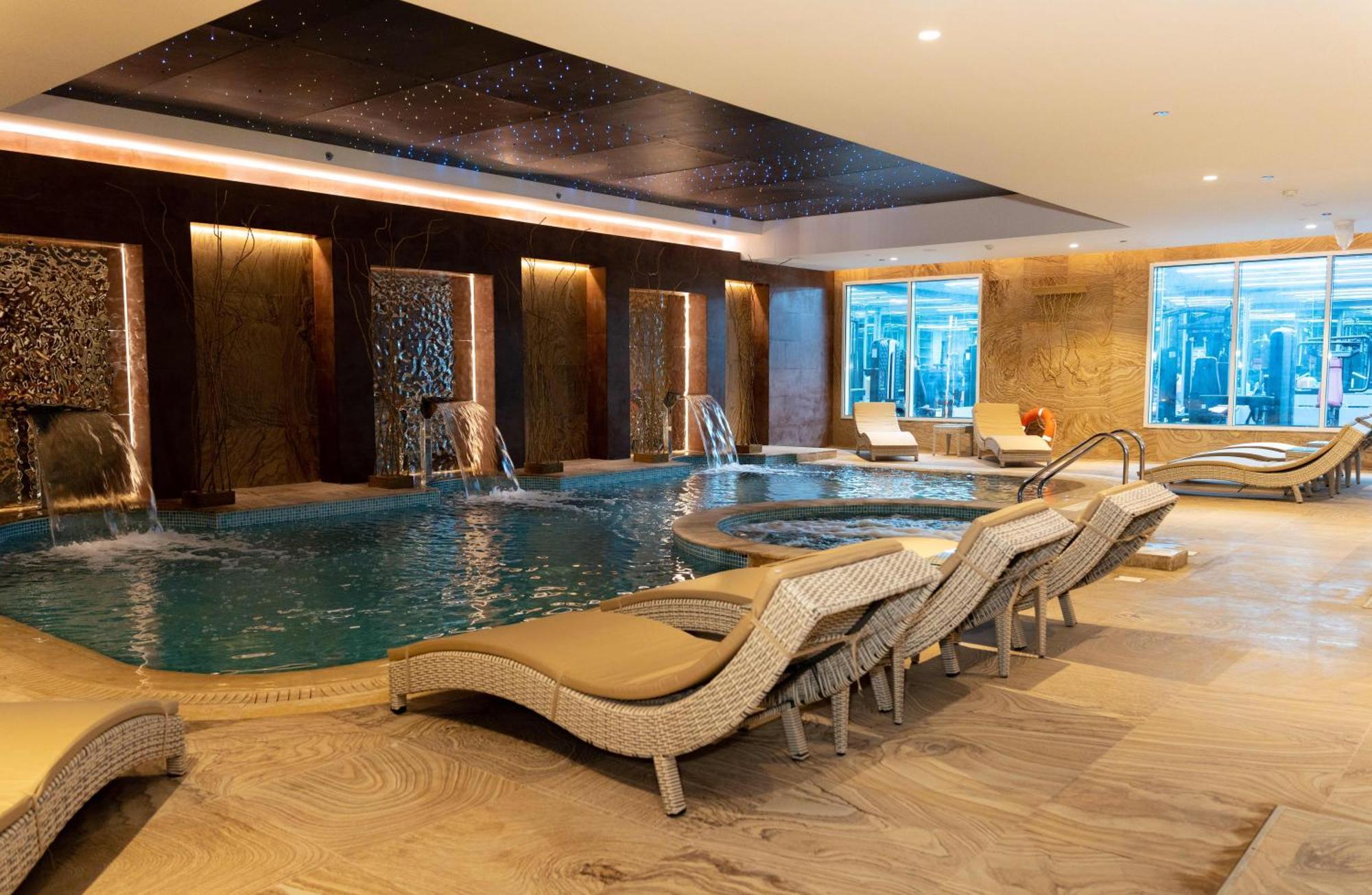 Millennium Place Doha Bagian luar foto The spa at the hotel